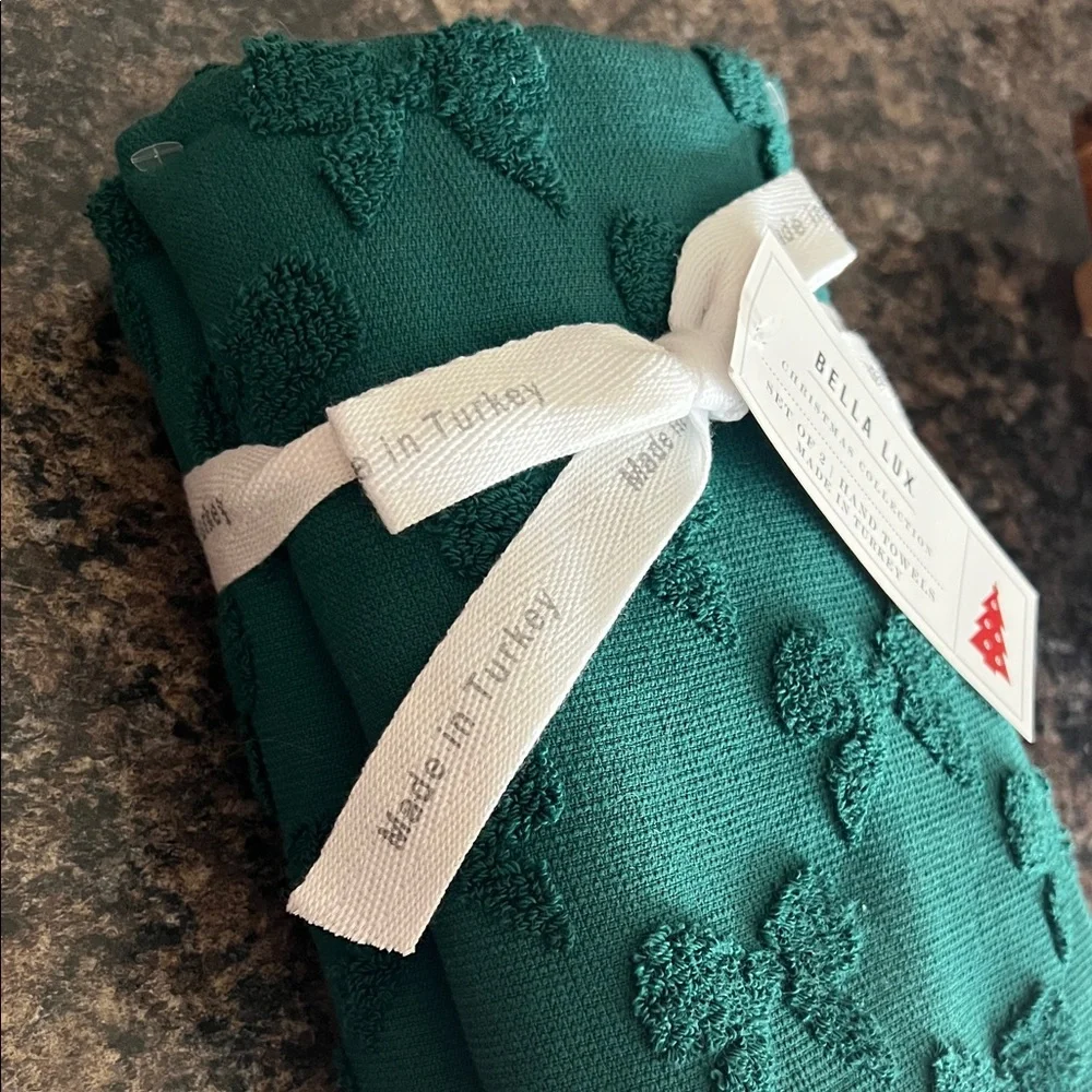 Bella Luxx set of 2 hand towels